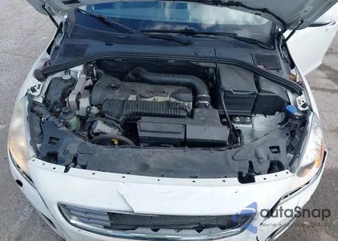 2013 Volvo S60 T5/T5 Platinum/T5 Premier/T5 Premier Plus z USA, uszkodzony, nr VIN YV1612FS7D1231533